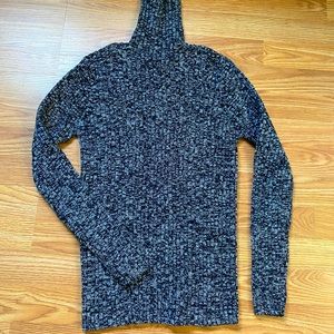 🌷3 / $25 Ladies Marled black and white turtleneck.